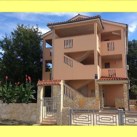 Apartments Coral, Klimno, Island Krk Extérieur photo