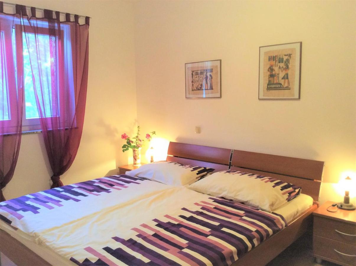 Apartments Coral, Klimno, Island Krk Extérieur photo