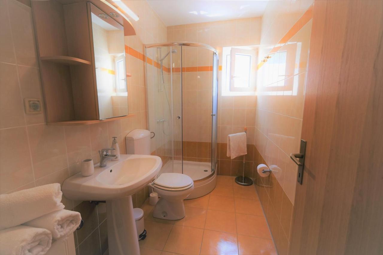 Apartments Coral, Klimno, Island Krk Extérieur photo