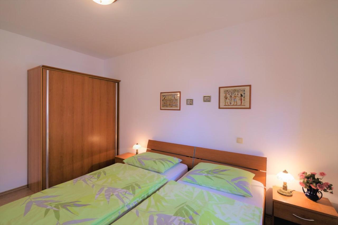 Apartments Coral, Klimno, Island Krk Extérieur photo