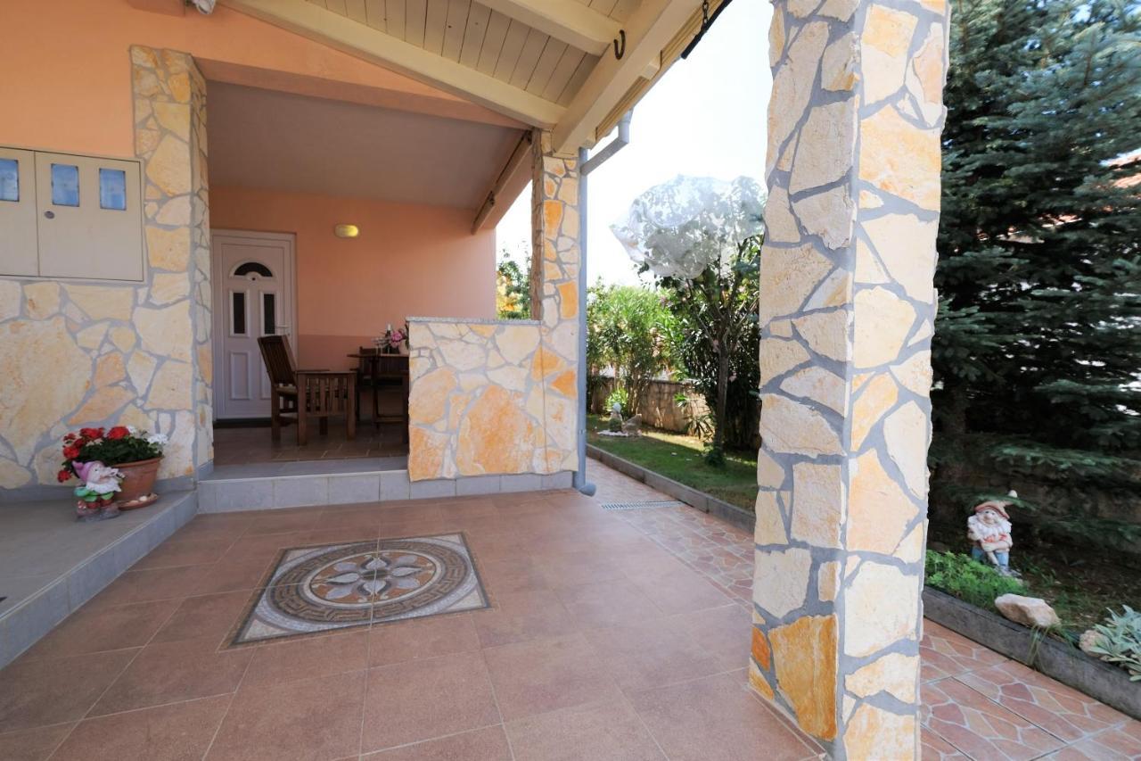 Apartments Coral, Klimno, Island Krk Extérieur photo